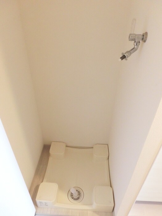 物件内観写真13　(洗濯機置場)