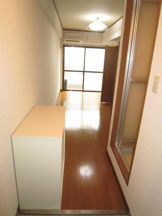 物件内観写真4　(廊下)