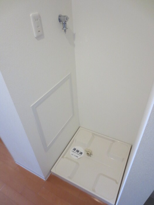 物件内観写真13　(洗濯機置場)