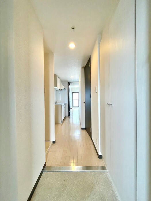物件内観写真16　(廊下)