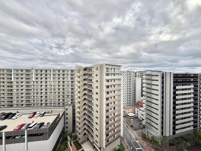 物件内観写真22　(室内からの展望)