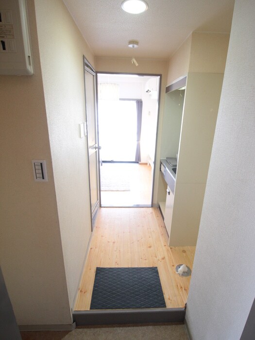 物件内観写真7　(玄関)
