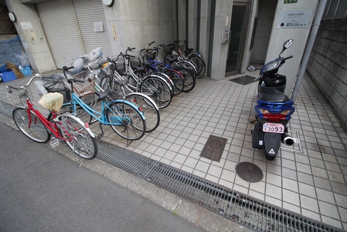 物件外観写真3　(駐輪場)