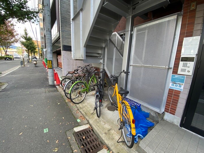 物件外観写真5　(駐輪場)