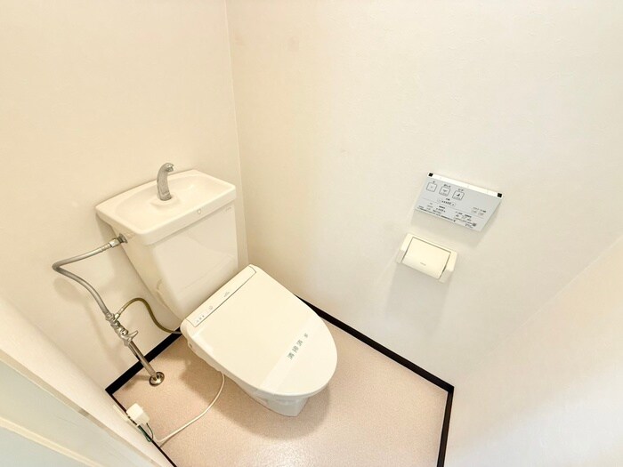 物件内観写真16　(トイレ)