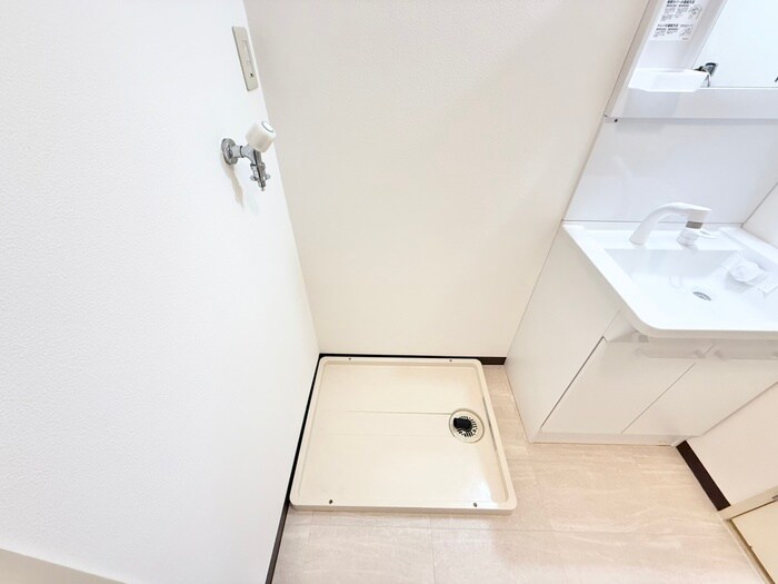 物件内観写真16　(洗濯機置場)