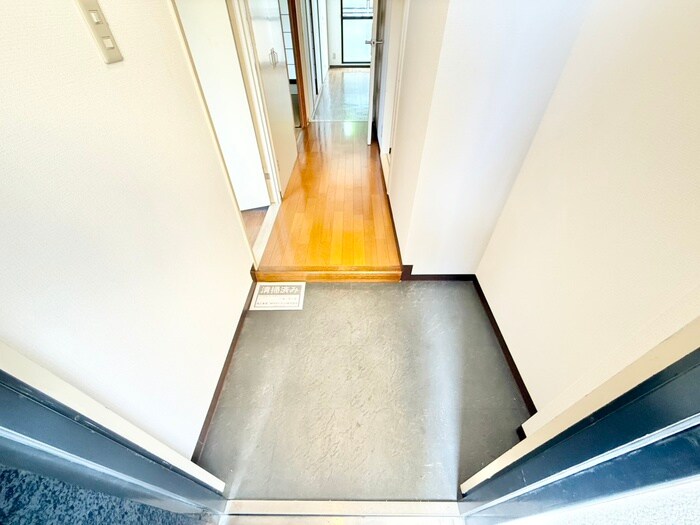 物件内観写真17　(玄関)