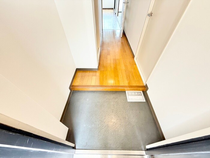 物件内観写真17　(玄関)