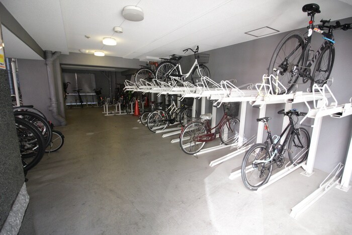 物件外観写真3　(駐輪場)