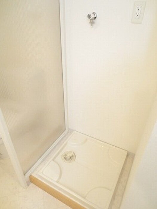 物件内観写真12　(洗濯機置場)