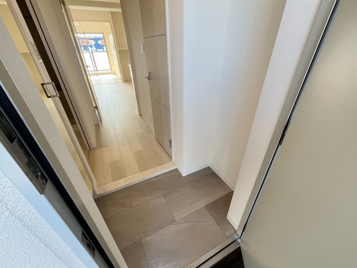 物件内観写真15　(玄関)