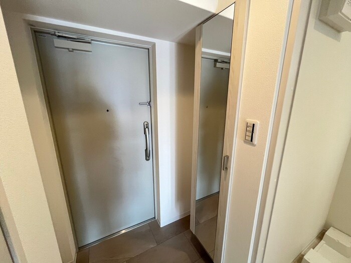 物件内観写真16　(玄関)