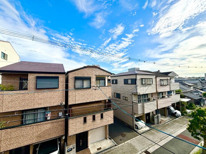 物件内観写真16　(室内からの展望)