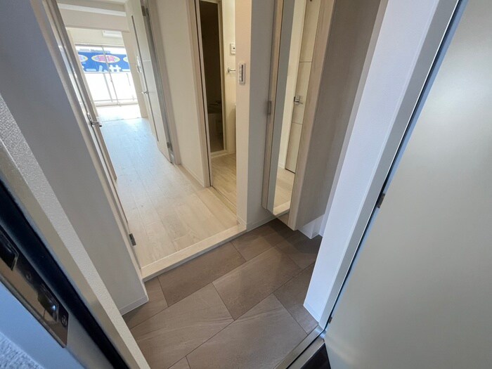 物件内観写真15　(玄関)