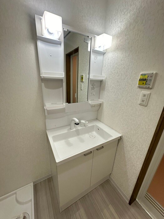 物件内観写真8　(洗面)