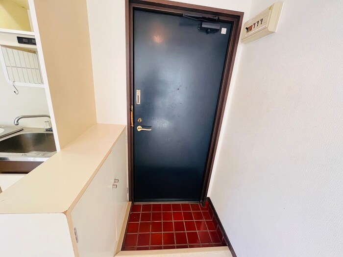 物件内観写真18　(玄関)