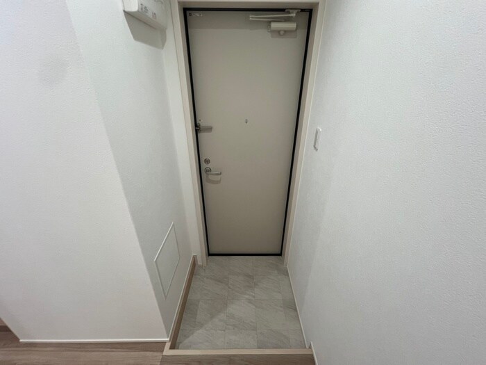 物件内観写真11　(玄関)