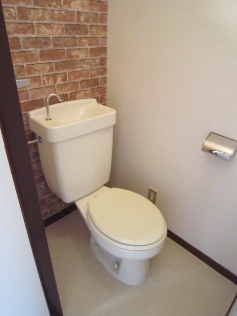 物件内観写真9　(トイレ)