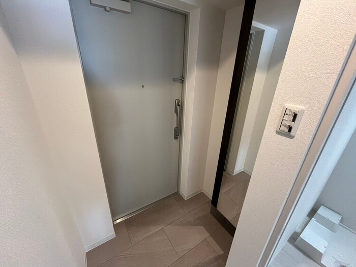 物件内観写真16　(玄関)
