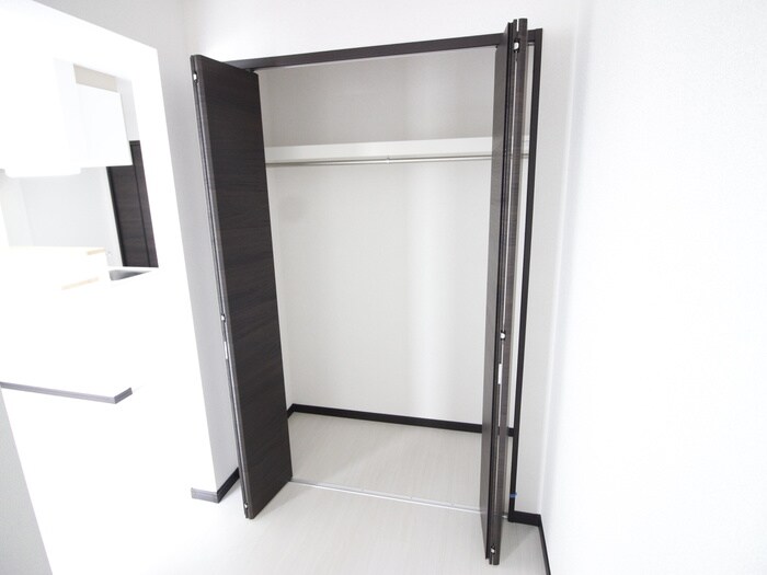 物件内観写真12　(収納)