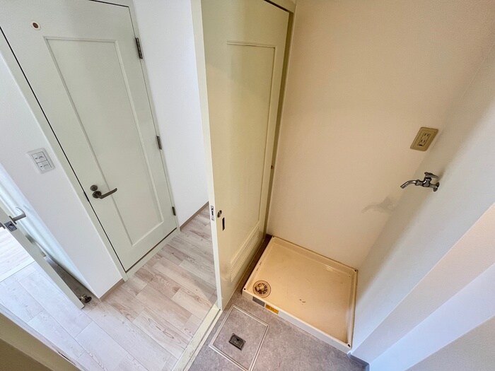 物件内観写真13　(洗濯機置場)