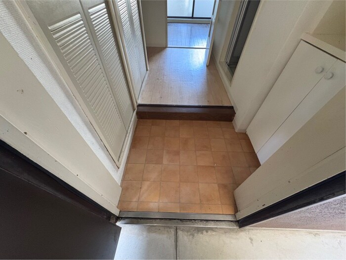 物件内観写真15　(玄関)