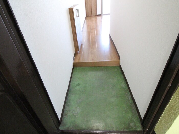 物件内観写真14　(玄関)