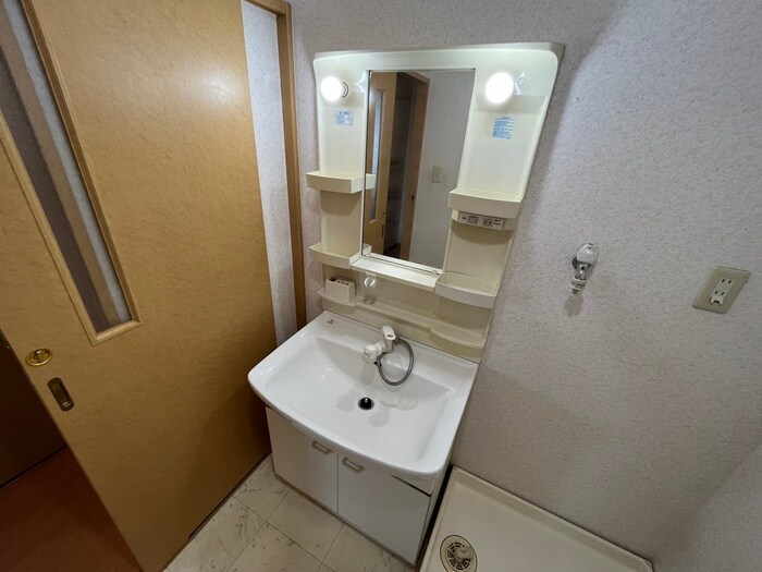 物件内観写真9　(洗面)