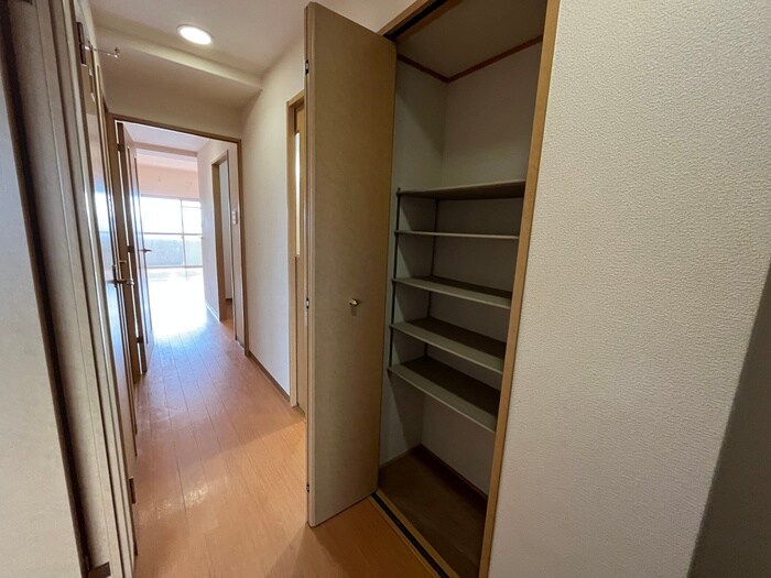 物件内観写真17　(靴箱)