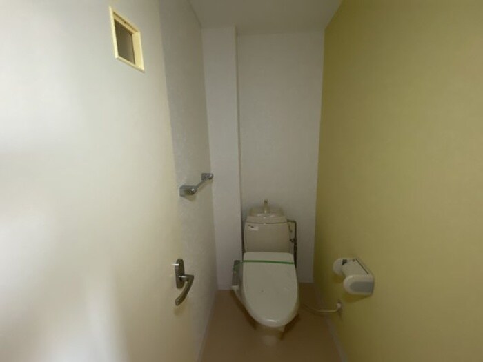 物件内観写真5　(トイレ)