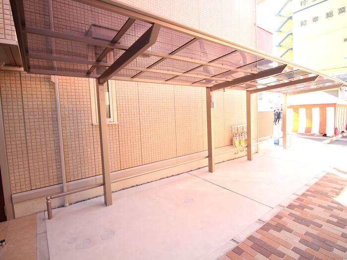 物件外観写真6　(駐輪場)