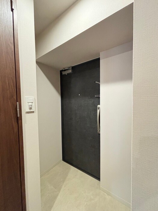 物件内観写真14　(玄関)