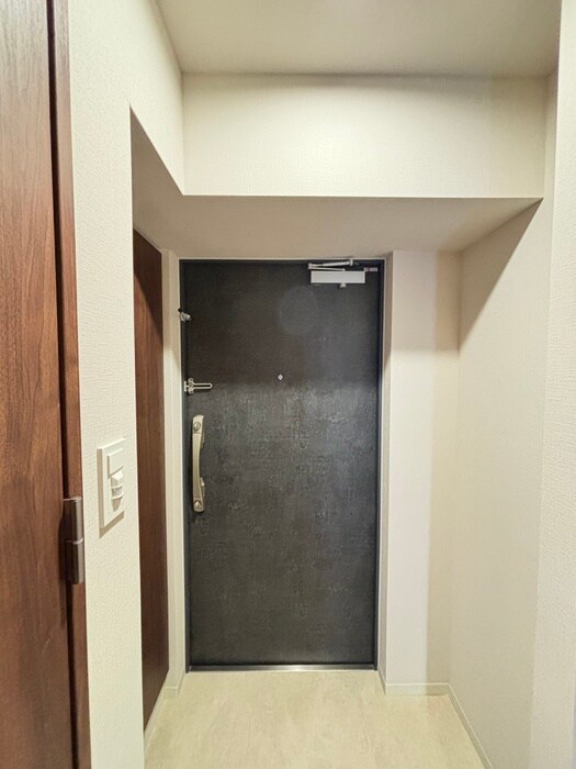 物件内観写真14　(玄関)