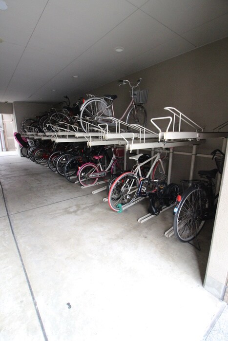 物件外観写真5　(駐車場)