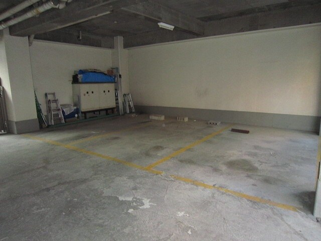 物件外観写真3　(駐車場)