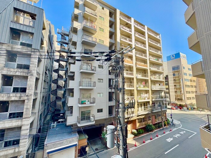 物件内観写真16　(室内からの展望)