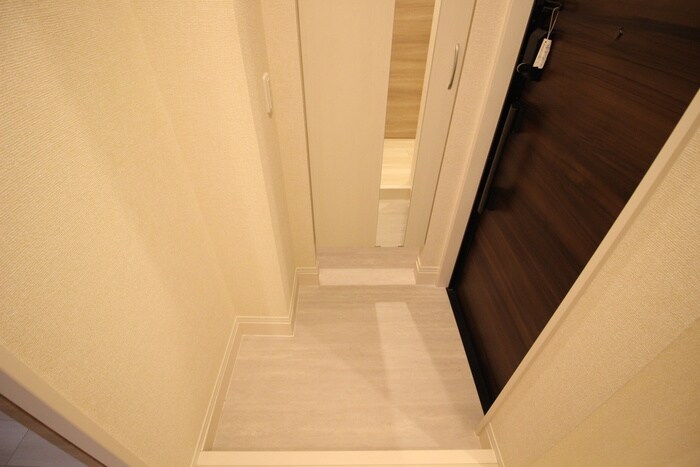 物件内観写真16　(玄関)