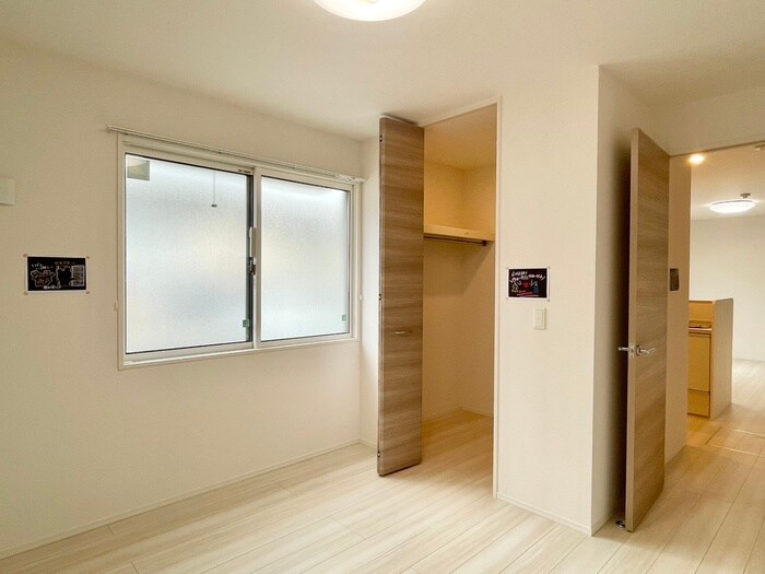 物件内観写真11　(居室)