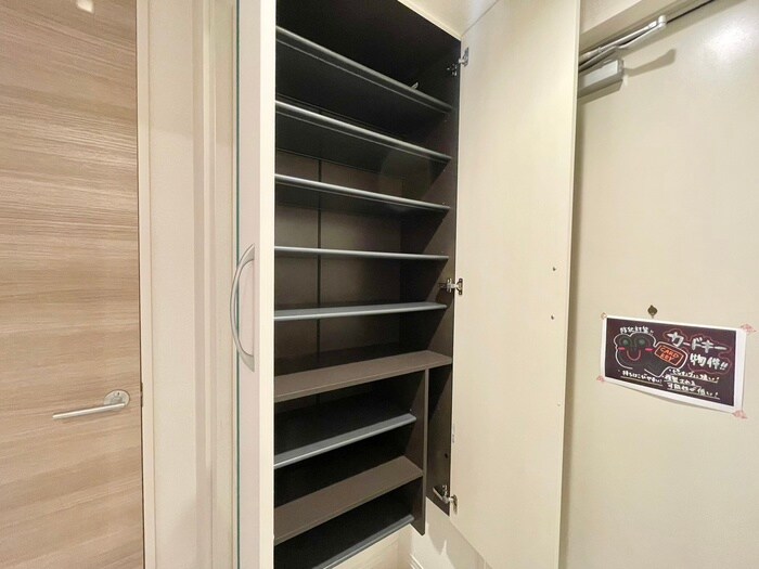 物件内観写真18　(靴箱)
