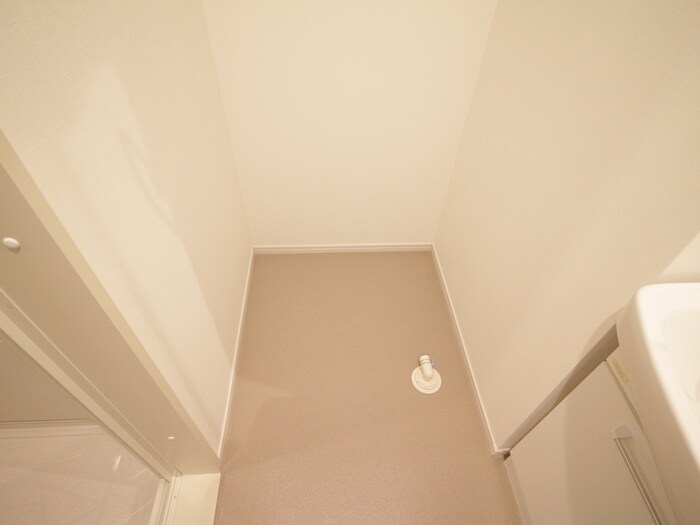 物件内観写真15　(洗濯機置場)