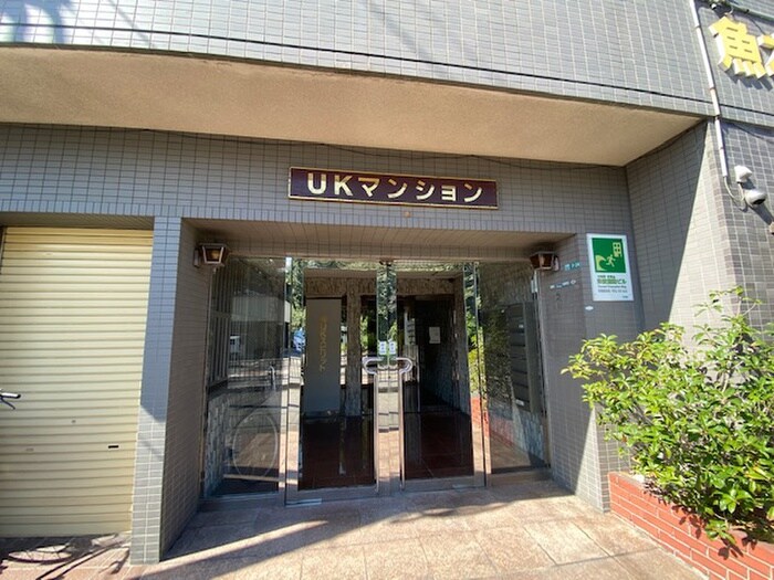 物件外観写真2　(エントランス部分)