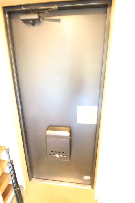 物件内観写真16　(玄関)