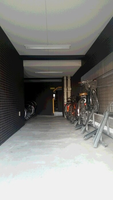物件外観写真5　(駐輪場)