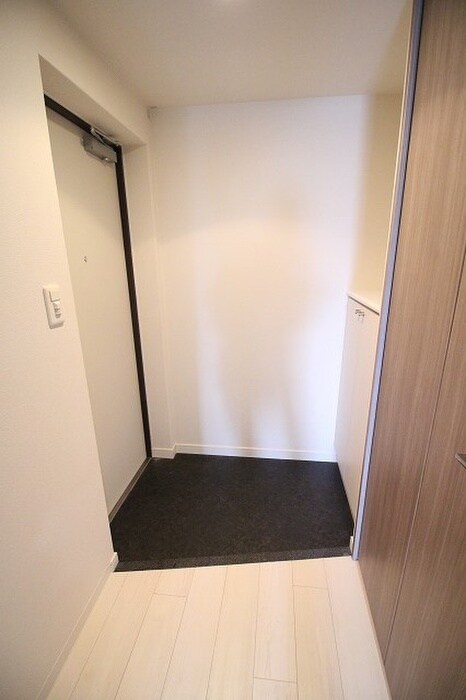 物件内観写真17　(玄関)