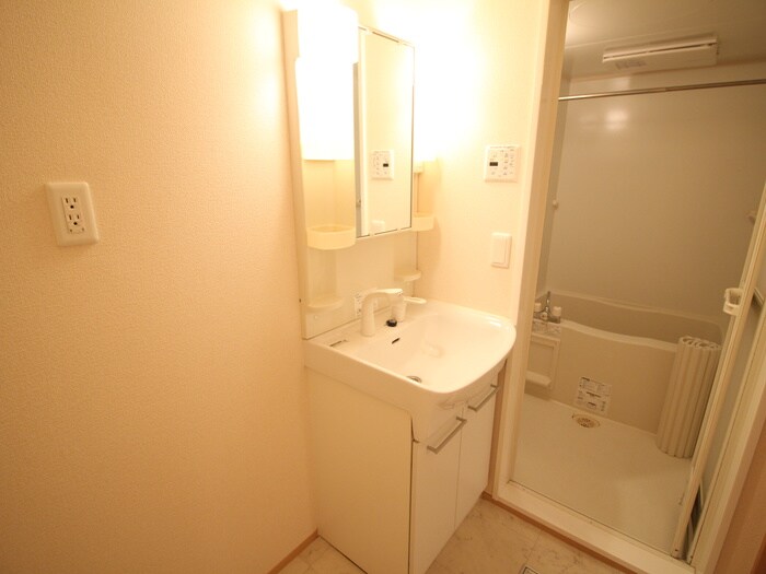 物件内観写真8　(洗面)