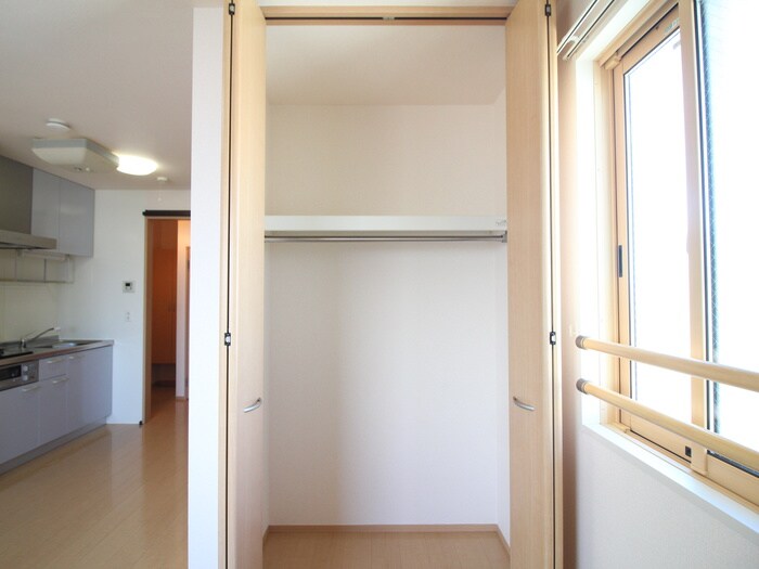 物件内観写真11　(収納)