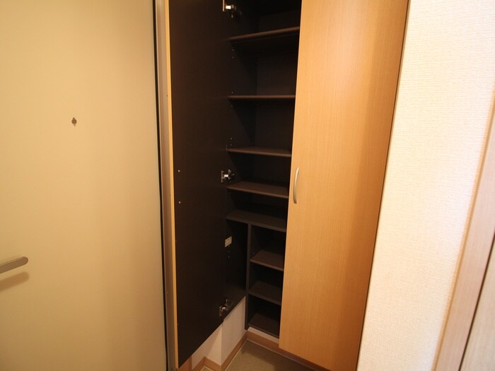 物件内観写真12　(靴箱)