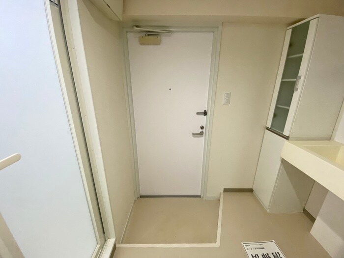 物件内観写真9　(玄関)