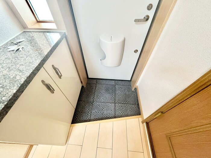 物件内観写真19　(玄関)