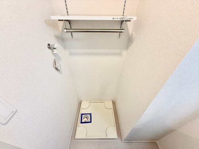 物件内観写真13　(洗濯機置場)